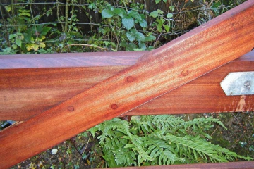 27-handmade-bent-heel-and-pedestrian-gate-in-sapele-wood
