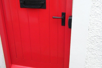 008-bespoke-front-door-llangattock